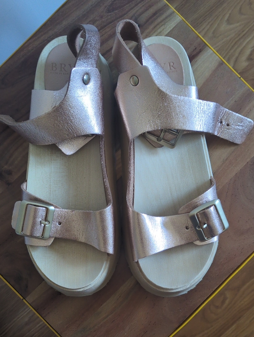 Bryr Metallic Rose Gold Gigi Clogs Sz 9